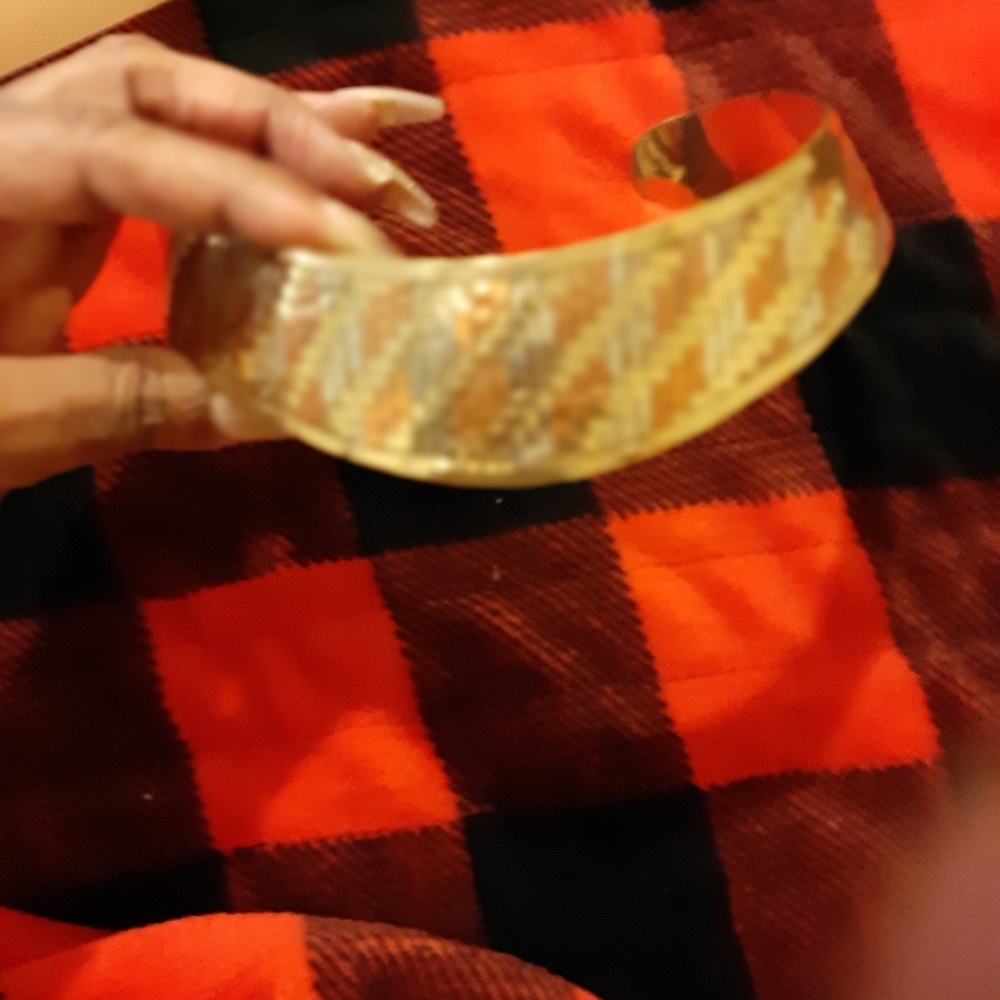 Chocker & Bracelet - Picture 6 of 9